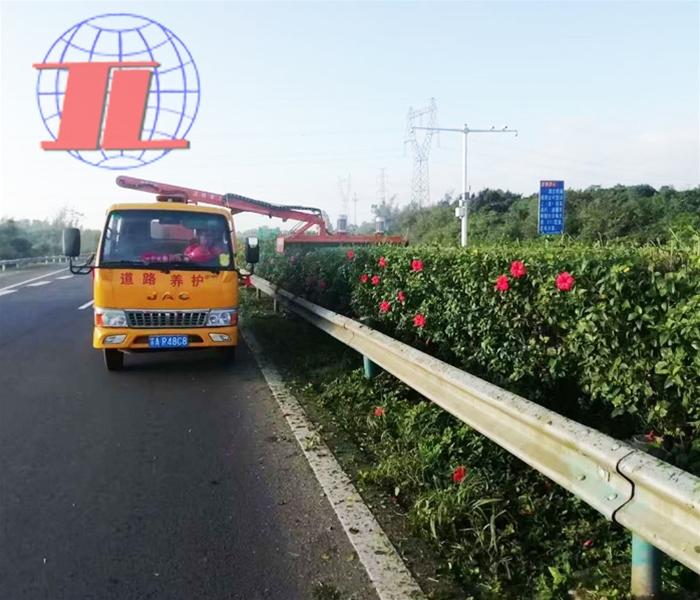 車載式綠籬修剪機(jī)